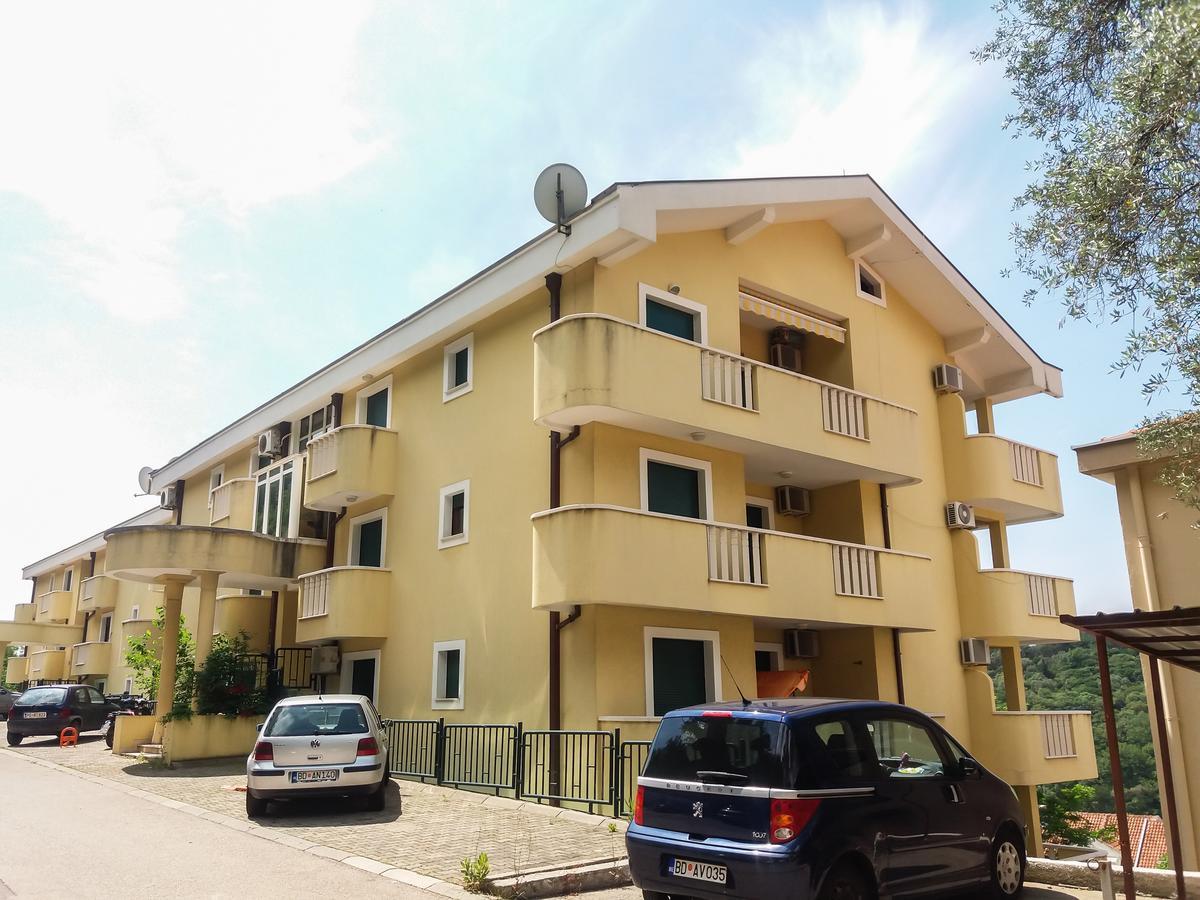 Allegro Apartment Sekulic Petrovac Екстер'єр фото